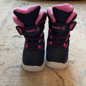 Baby girls size 5 kamik boots